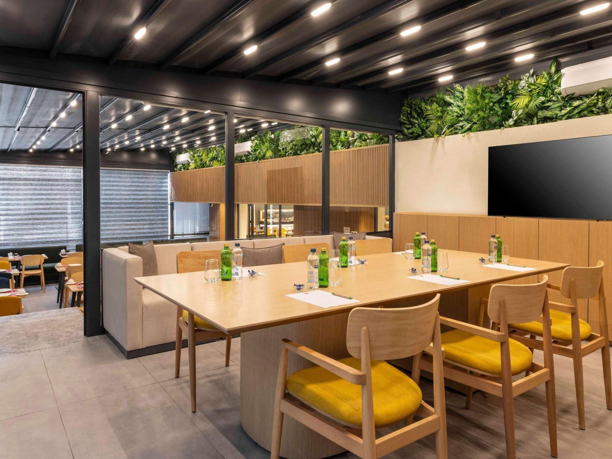 Ibis Istanbul Sisli Hotell Exteriör bild
