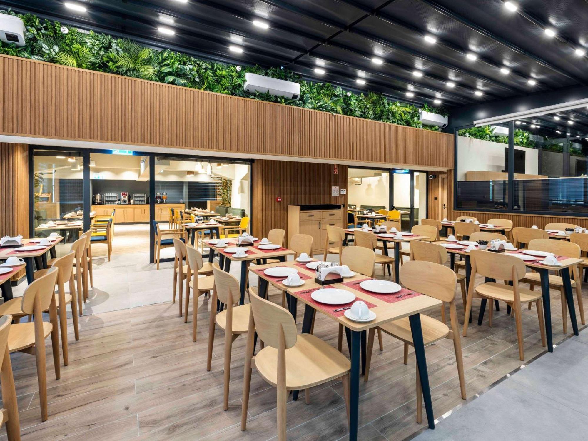 Ibis Istanbul Sisli Hotell Exteriör bild