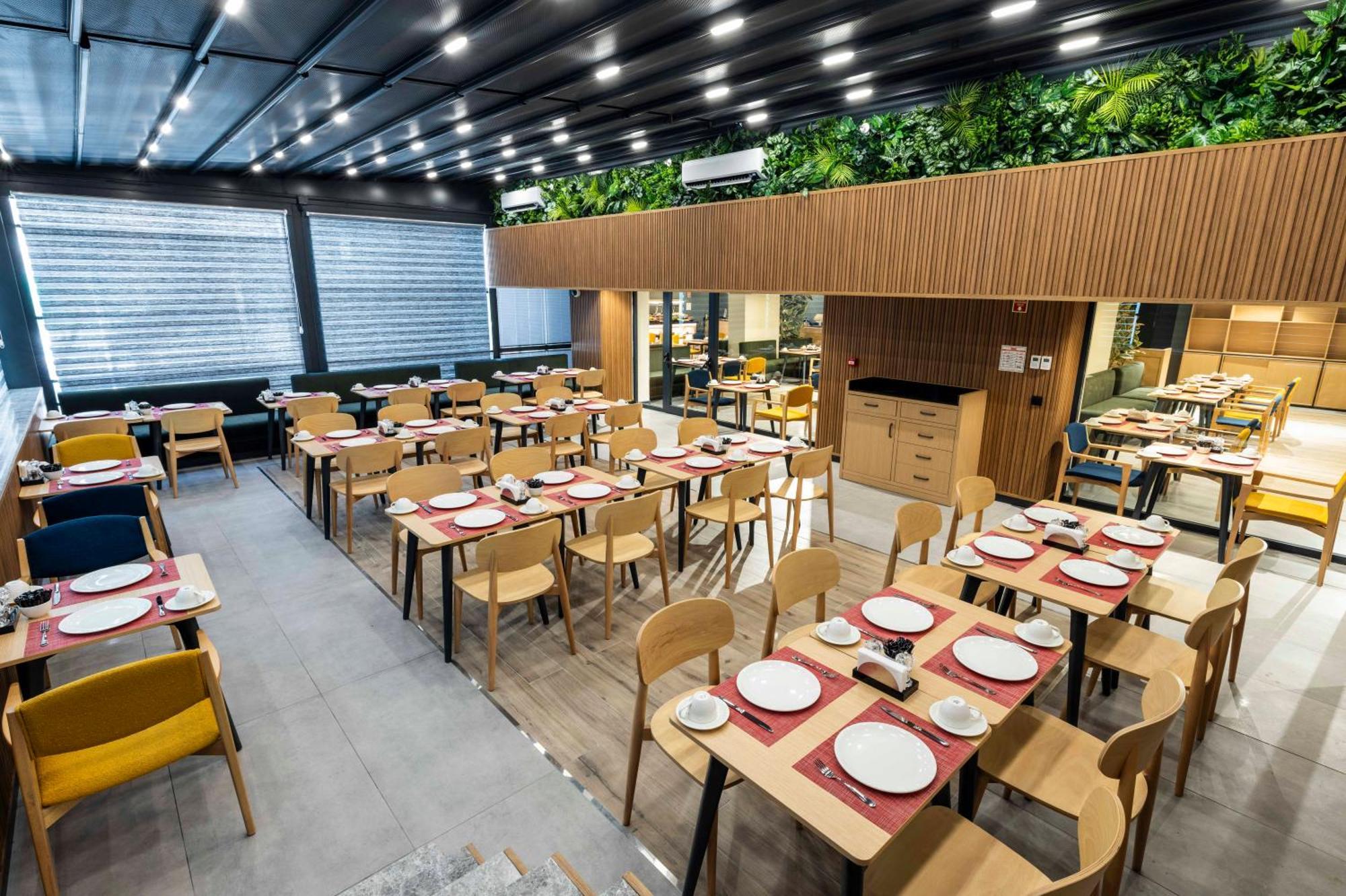 Ibis Istanbul Sisli Hotell Exteriör bild