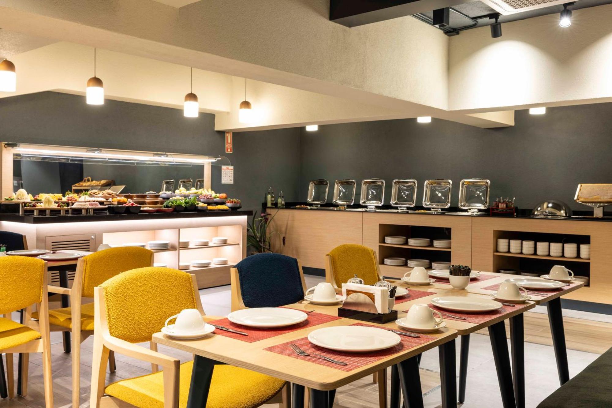 Ibis Istanbul Sisli Hotell Exteriör bild